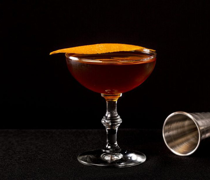 Which cocktail pairs best with “A Streetcar Named Desire” by Tennessee Williams?